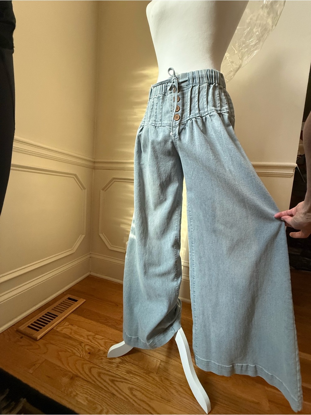 High-Waist Wide Leg Women’s Jeans in Light Blue